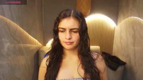 Snapshot of dany_r_ chatting on 10/01/25, 12:44 Dany online show from 10/01/25, 12:44