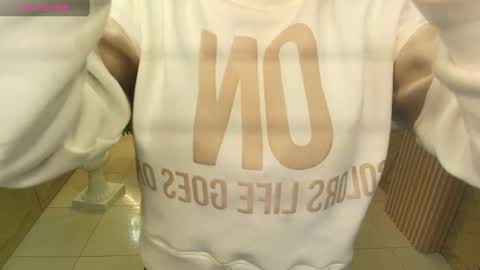 Snapshot of dany_r_ chatting on 10/03/25, 01:19 Dany online show from 10/03/25, 01:19