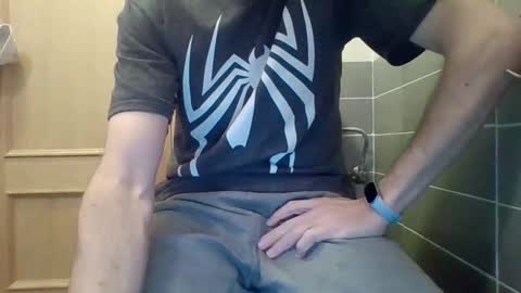 Snapshot of danydotado chatting on 12/17/25, 12:33 danydotado online show from 12/17/25, 12:33