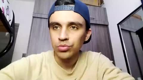 Snapshot of danylano chatting on 09/21/25, 09:27 Daniel online show from 09/21/25, 09:27