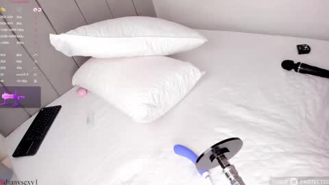 Snapshot of danysexy_ chatting on 01/12/25, 05:03 Diana IG dianysexy1 online show from 01/12/25, 05:03