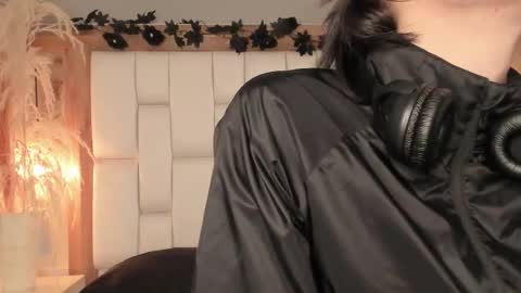 daphne_and_roger online show from 01/15/26, 10:53