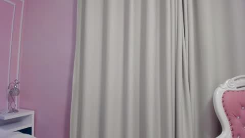 Daphne  online show from 01/31/25, 05:19