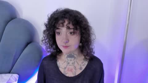 Snapshot of daphneblunt chatting on 11/27/25, 07:38 DaphneBlunt online show from 11/27/25, 07:38