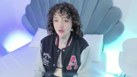 Snapshot of daphneblunt chatting on 12/01/25, 07:41 DaphneBlunt online show from 12/01/25, 07:41