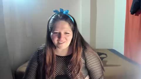 Snapshot of daphnegirlsexxy chatting on 12/15/25, 05:01 daphnegirlsexxy online show from 12/15/25, 05:01