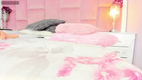 Daphne online show from 02/09/25, 01:00