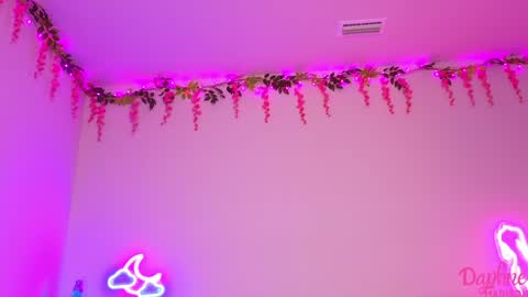 Daphne Madison online show from 11/05/25, 10:10