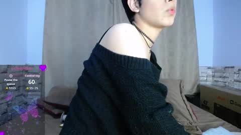 Snapshot of darasweet19 chatting on 10/20/25, 02:45 MAX online show from 10/20/25, 02:45