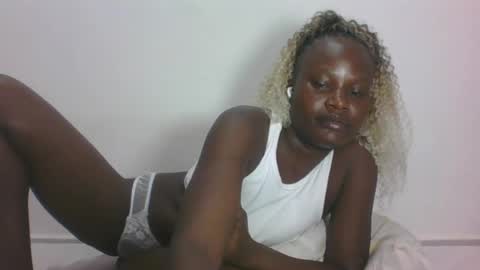 ESTHER online show from 07/03/26, 10:32
