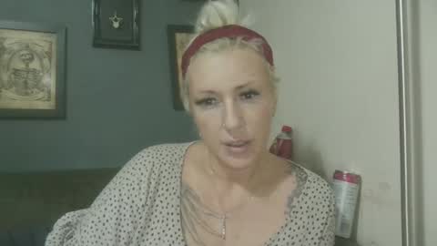 Darcy online show from 01/10/25, 01:31