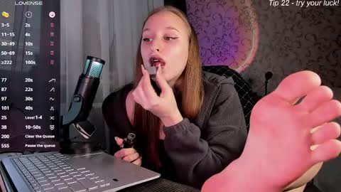 Snapshot of darcysiren chatting on 04/22/26, 11:12 Darcy Siren online show from 04/22/26, 11:12
