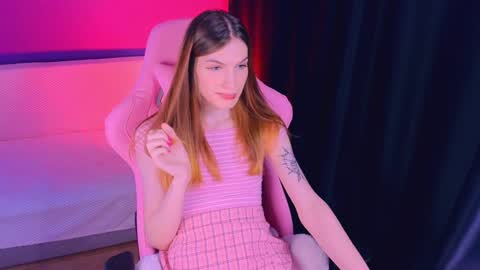 Snapshot of daria_rain chatting on 12/21/24, 06:09 Daria ---- online show from 12/21/24, 06:09