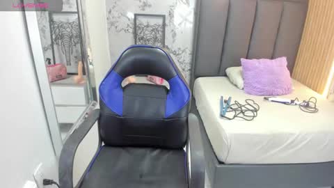 Snapshot of dariajackson chatting on 11/27/25, 12:07 online show from 11/27/25, 12:07