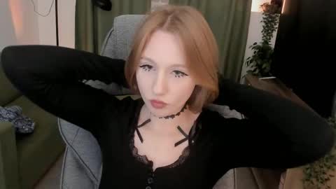 Snapshot of dariatate chatting on 04/22/26, 01:01 Daria Tate online show from 04/22/26, 01:01
