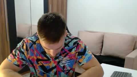 darius_94 online show from 10/24/25, 05:04