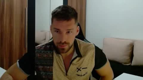 darius_94 online show from 01/19/26, 05:22