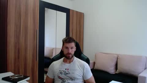 darius_94 online show from 02/14/26, 07:38