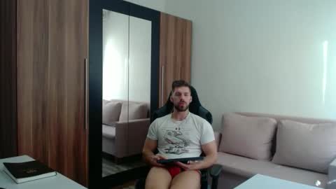 darius_94 online show from 03/14/26, 06:52