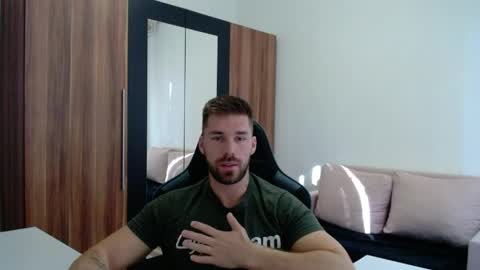darius_94 online show from 05/20/26, 05:57