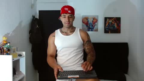 Snapshot of darius_phoenix chatting on 05/12/26, 06:38 Darius Phoenix online show from 05/12/26, 06:38