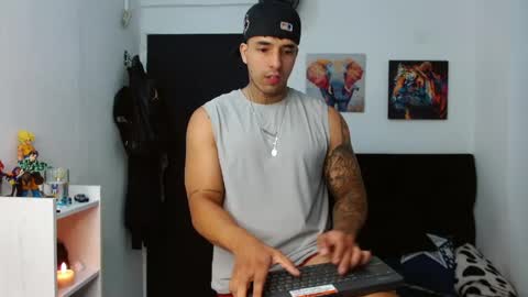 Snapshot of darius_phoenix chatting on 05/19/26, 06:25 Darius Phoenix online show from 05/19/26, 06:25