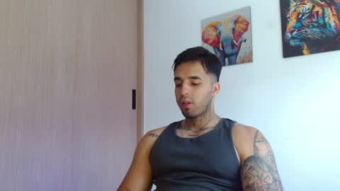 Snapshot of darius_phoenix chatting on 06/12/26, 05:23 Darius Phoenix online show from 06/12/26, 05:23