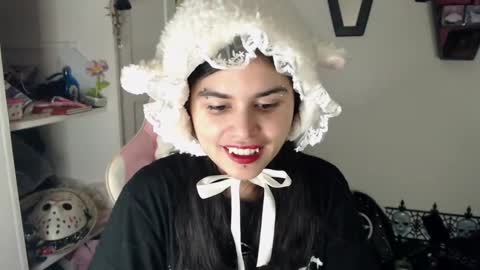 Snapshot of dark_angel_66 chatting on 12/04/24, 04:54 Moony online show from 12/04/24, 04:54