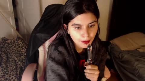 Snapshot of dark_angel_66 chatting on 02/11/25, 05:58 Moony online show from 02/11/25, 05:58