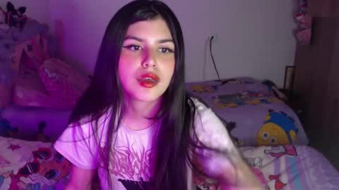 Snapshot of dark_angel_66 chatting on 09/22/25, 09:44 Moony online show from 09/22/25, 09:44