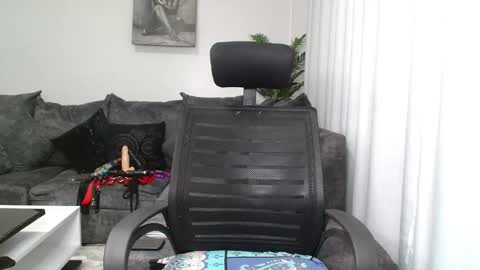 Snapshot of dark_coco chatting on 02/05/25, 02:51 Coco online show from 02/05/25, 02:51