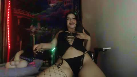 Snapshot of dark_doll5 chatting on 01/10/25, 10:25 dark_doll5 online show from 01/10/25, 10:25