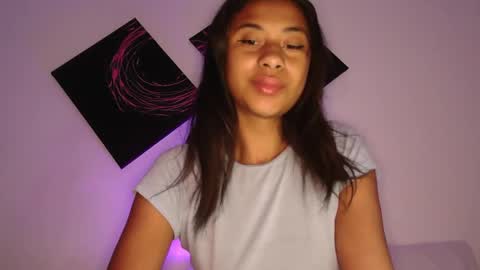Sofia online show from 10/19/25, 08:53