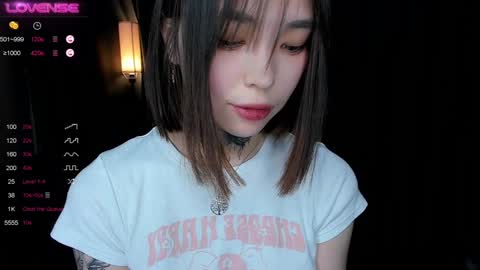 Snapshot of dark_ester chatting on 12/24/24, 12:33 Ester online show from 12/24/24, 12:33