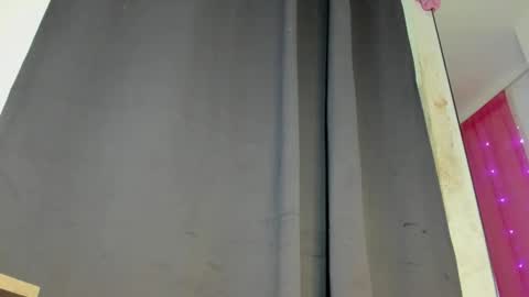 dark_flama online show from 11/28/25, 12:52