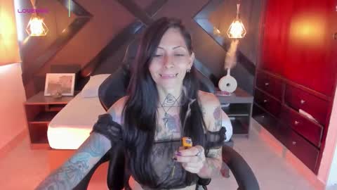 Snapshot of dark_gotica chatting on 09/22/25, 07:27 M I K A E L A online show from 09/22/25, 07:27