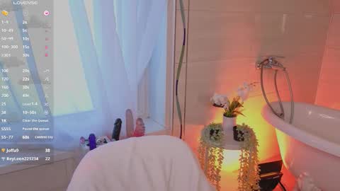 Lola online show from 02/03/26, 06:40