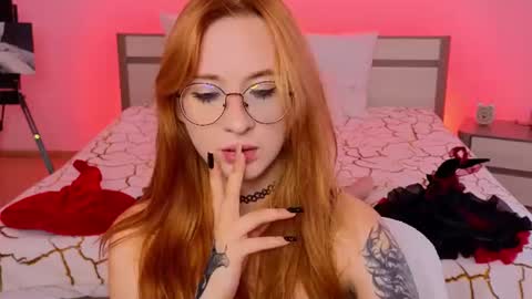 Snapshot of dark_lola_ chatting on 06/26/26, 02:16 Lola online show from 06/26/26, 02:16