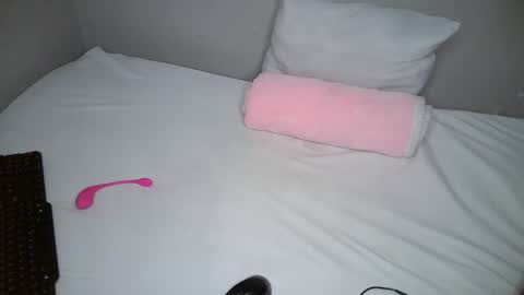 dark_lovly online show from 10/28/25, 05:00