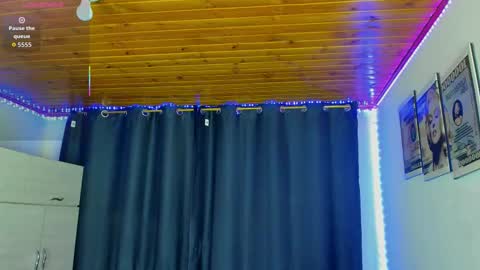 Snapshot of dark_lucky chatting on 09/19/25, 04:14 Juanito online show from 09/19/25, 04:14