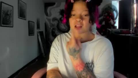 Snapshot of dark_miau chatting on 11/30/25, 05:17 miau online show from 11/30/25, 05:17