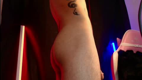 Snapshot of dark_rosse1 chatting on 04/18/26, 10:43 rosse online show from 04/18/26, 10:43