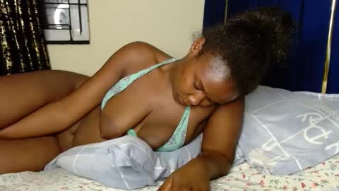 Snapshot of dark_tiffany chatting on 11/17/25, 10:04 Tiff online show from 11/17/25, 10:04