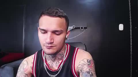 Snapshot of darkbenito chatting on 01/13/26, 12:54 Benito online show from 01/13/26, 12:54