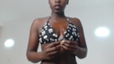 Snapshot of darkberry_ebony2 chatting on 07/03/26, 03:35 Vee online show from 07/03/26, 03:35