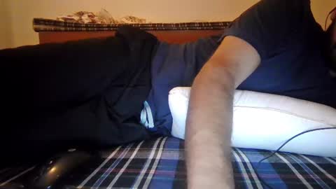 Snapshot of darkbud03 chatting on 06/11/26, 08:40 just a guy online show from 06/11/26, 08:40