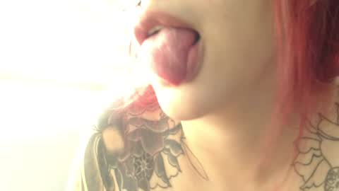 Snapshot of darkcouple_666 chatting on 12/06/24, 05:44 online show from 12/06/24, 05:44