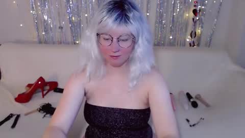 Kelly online show from 11/08/25, 06:02