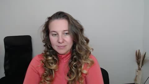 Snapshot of darklure_ chatting on 10/13/25, 05:13 Anna online show from 10/13/25, 05:13