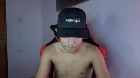 darknigthx online show from 04/19/26, 02:11